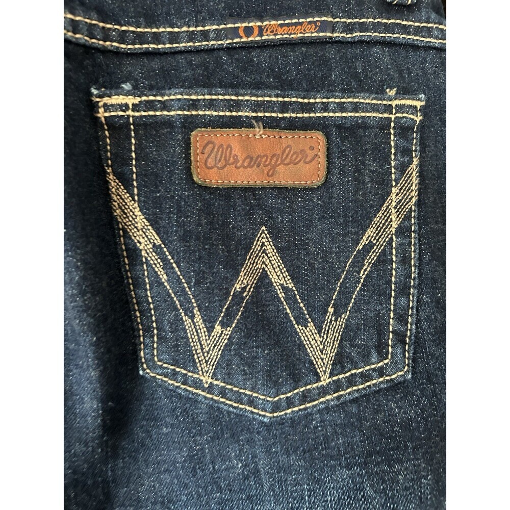 Wrangler Women’s Boot Cut Jeans Size 30 X 32 Cash No Gap Waist NWOT - Picture 4 of 6